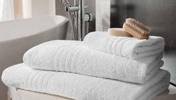 Белые полотенца в отеле – атрибуты уюта, заботы и комфорта